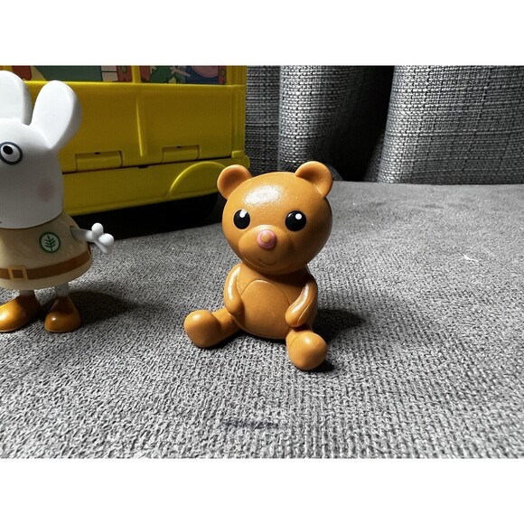 Peppa Pig Yellow Minivan Mini Camper Van Bus Jazwares Figures Lot - Picture 6 of 13